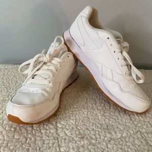 Reebok Womens Classic Harman Run CM9940 White Casual Shoes Sneakers Size 8